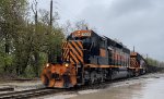 WE 7003 leads South Akron Stone out of the siding at Summit St.